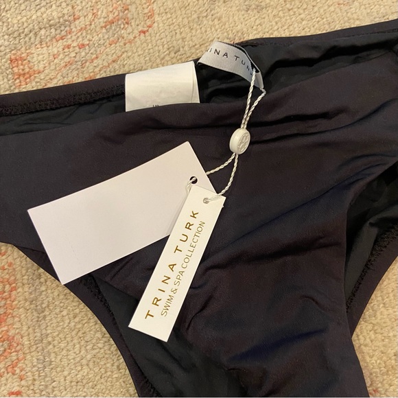 NWT Trina Turk Black Shirred Side Bikini Bottoms, 6 - Picture 5 of 7